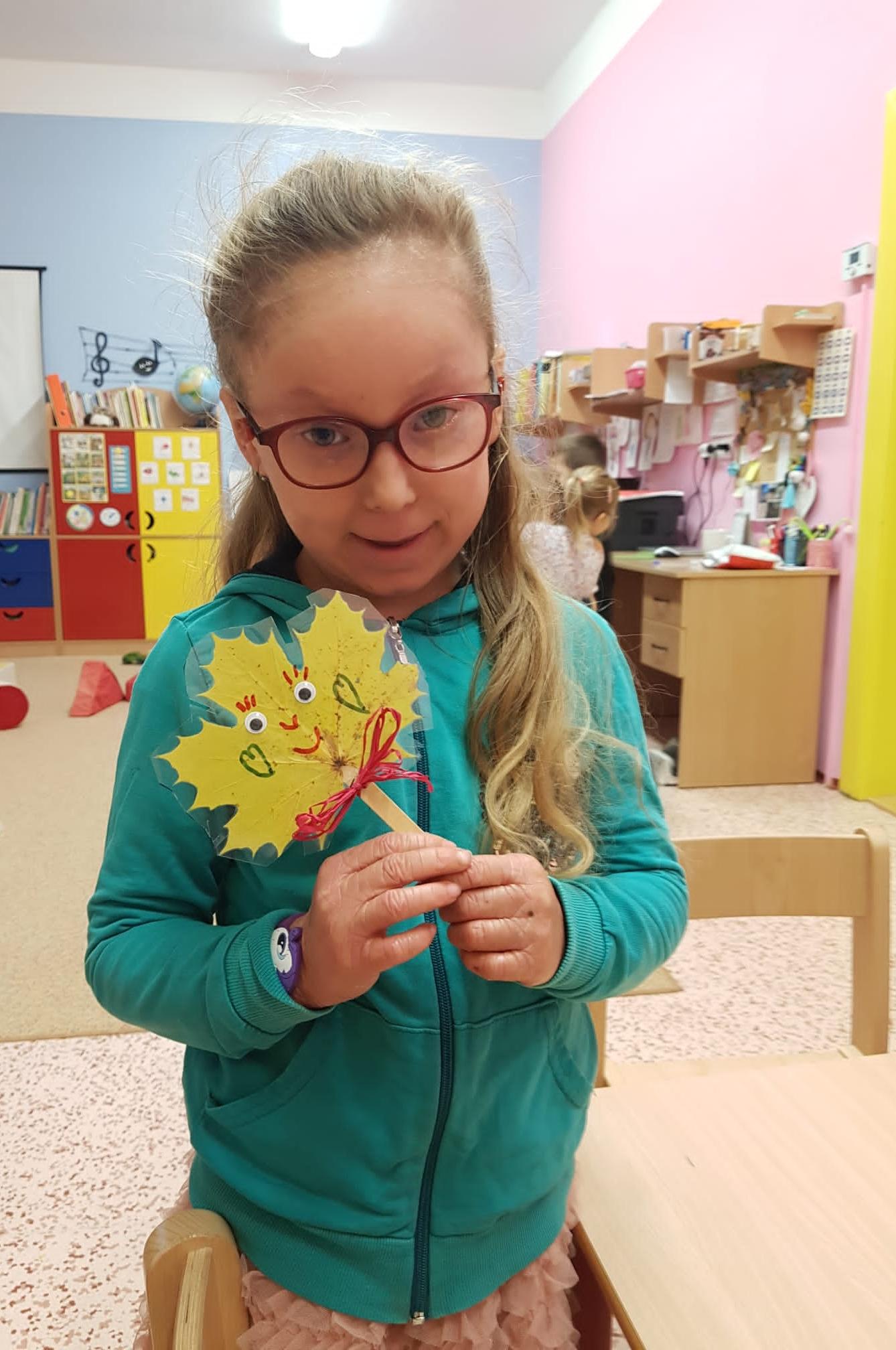 SOVIČKY: ,,LISTÍ ŽLOUTNE, POLETUJE" - 23