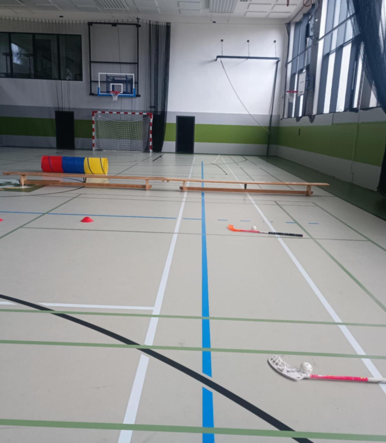 Družinka a děti s rodiči**"sportovní odpoledne" - 9