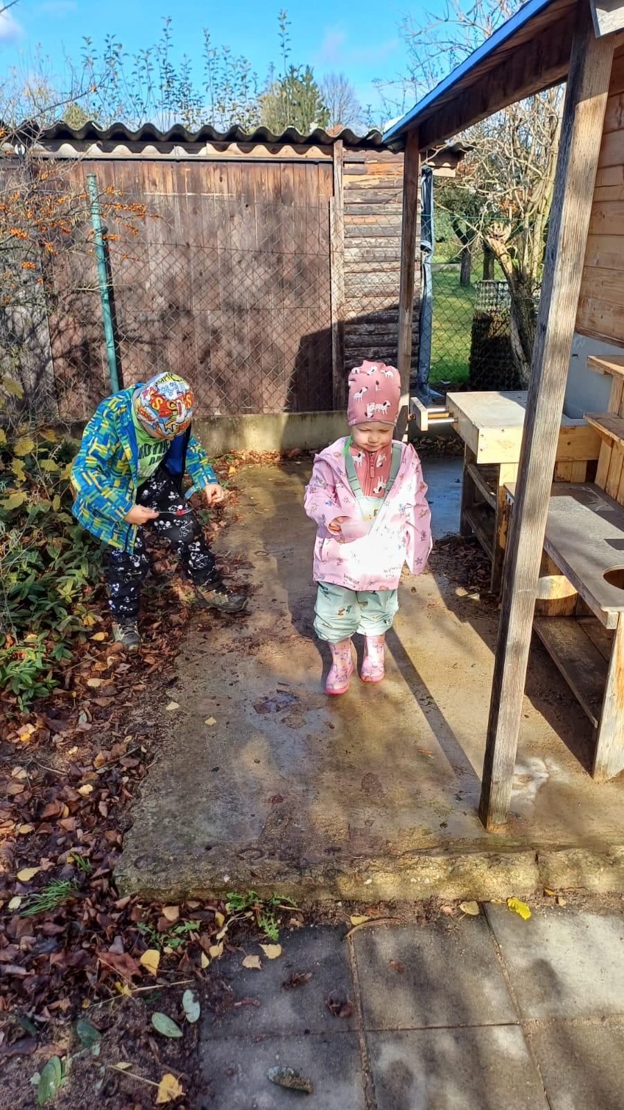 podzimní hry na zahradě - 8