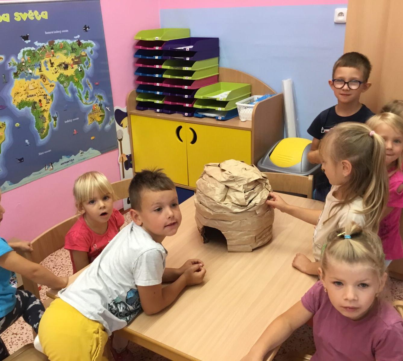 týdenní projekt: ,,od kytičky k medu" - 21