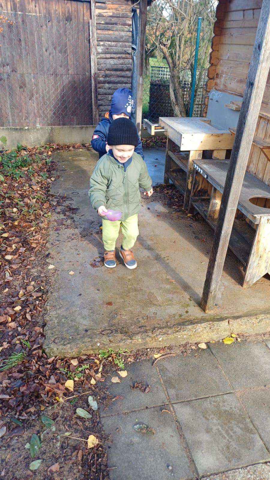 podzimní hry na zahradě - 9