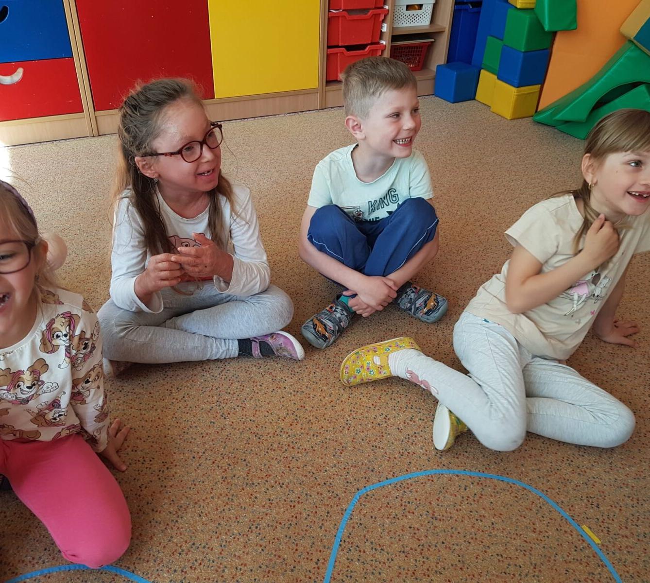 SOVIČKY: ,,MOJE MAMINKA MÁ SVÁTEK - RODINA" - 26