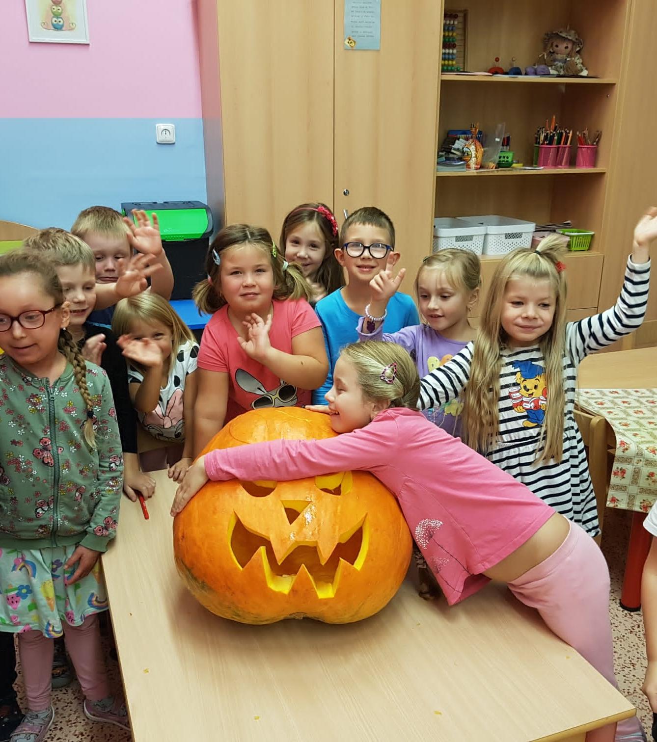 SOVIČKY: ,,LISTÍ ŽLOUTNE, POLETUJE" - 29