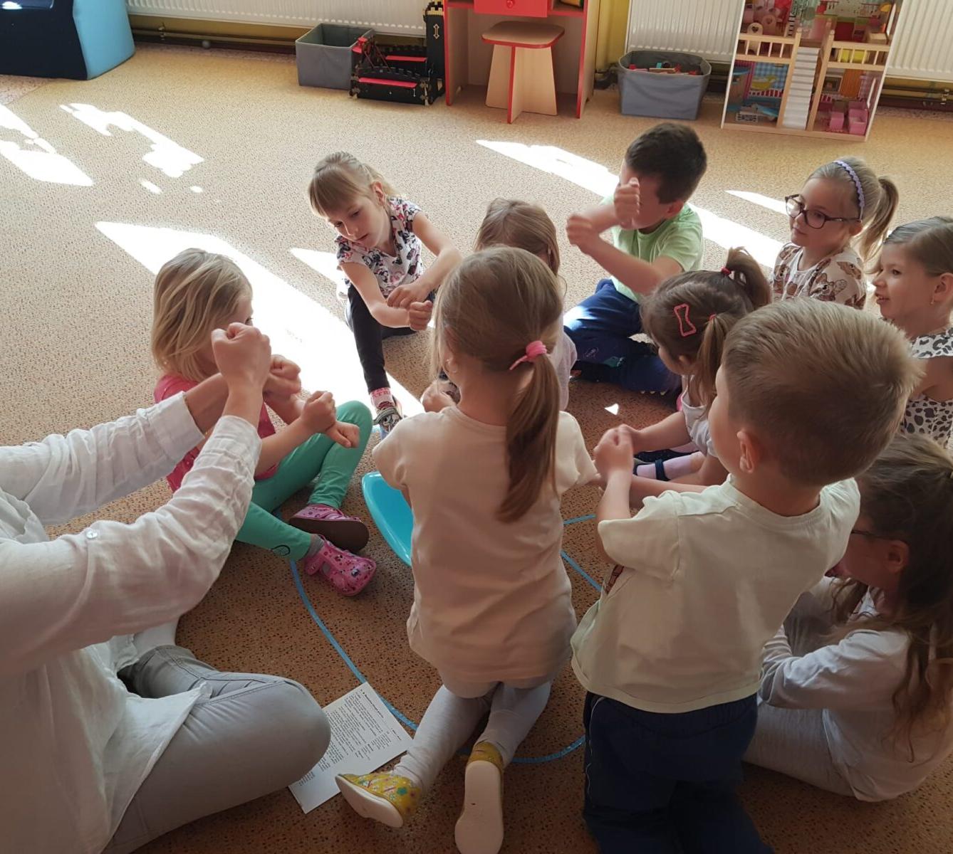 SOVIČKY: ,,MOJE MAMINKA MÁ SVÁTEK - RODINA" - 28