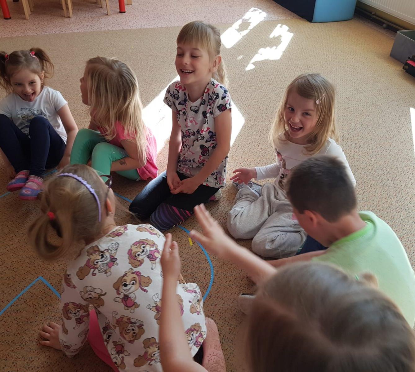 SOVIČKY: ,,MOJE MAMINKA MÁ SVÁTEK - RODINA" - 29