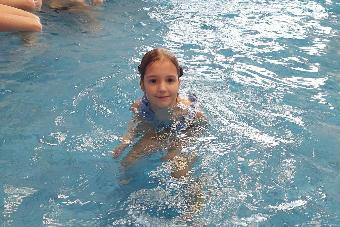 Zahájení plaveckého výcviku 1. a 5. třídy