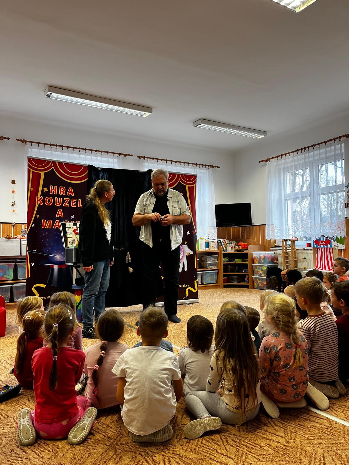 kouzelnické vystoupení - 8