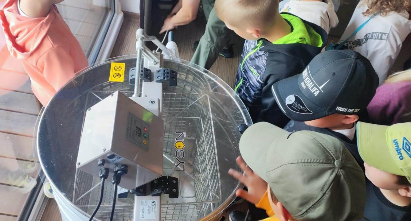 Návštěva prvňáků u včelaře - 22