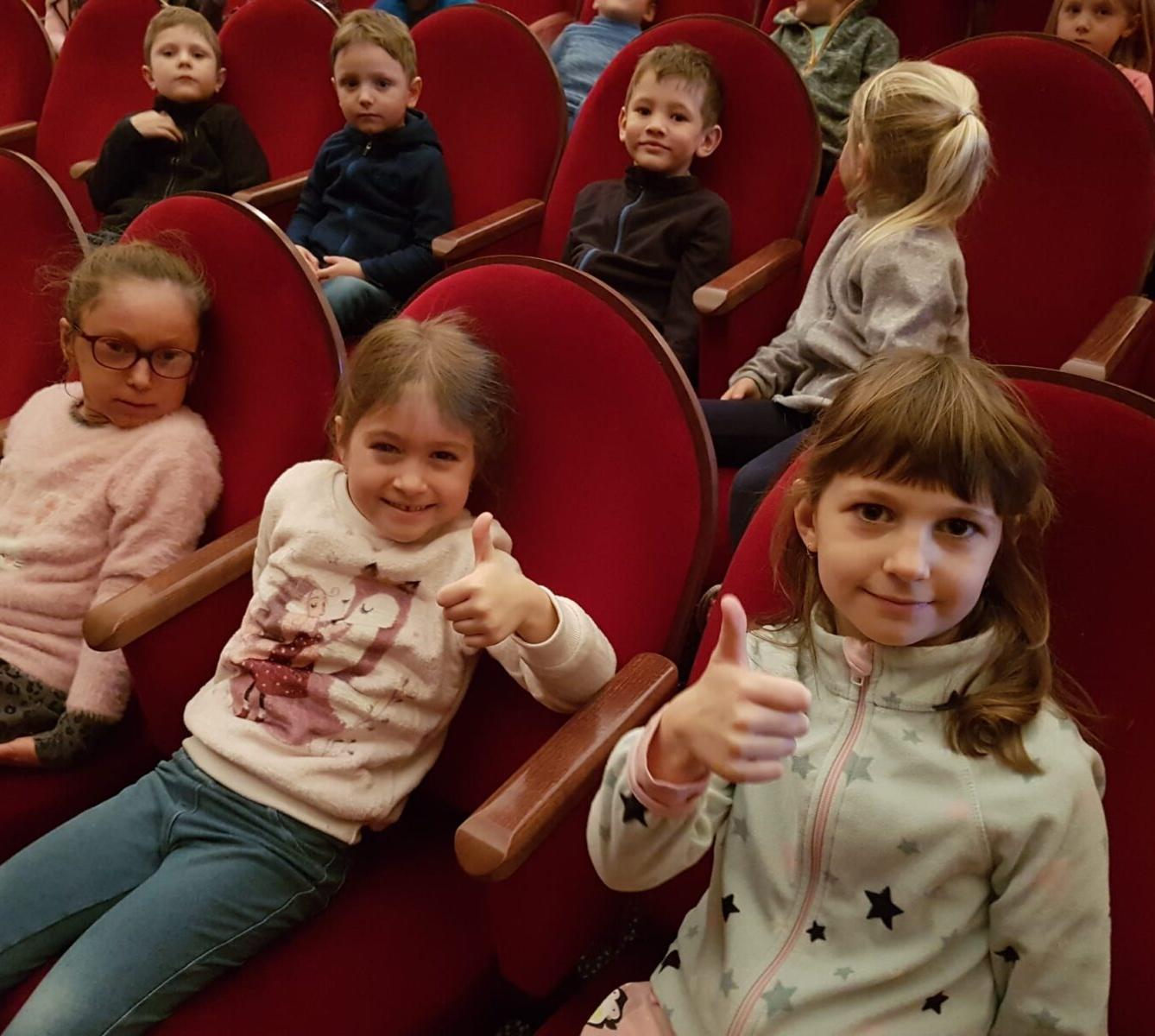 NÁVŠTĚVA DIVADLA: ,,ČERTŮV ŠVAGR" - 5