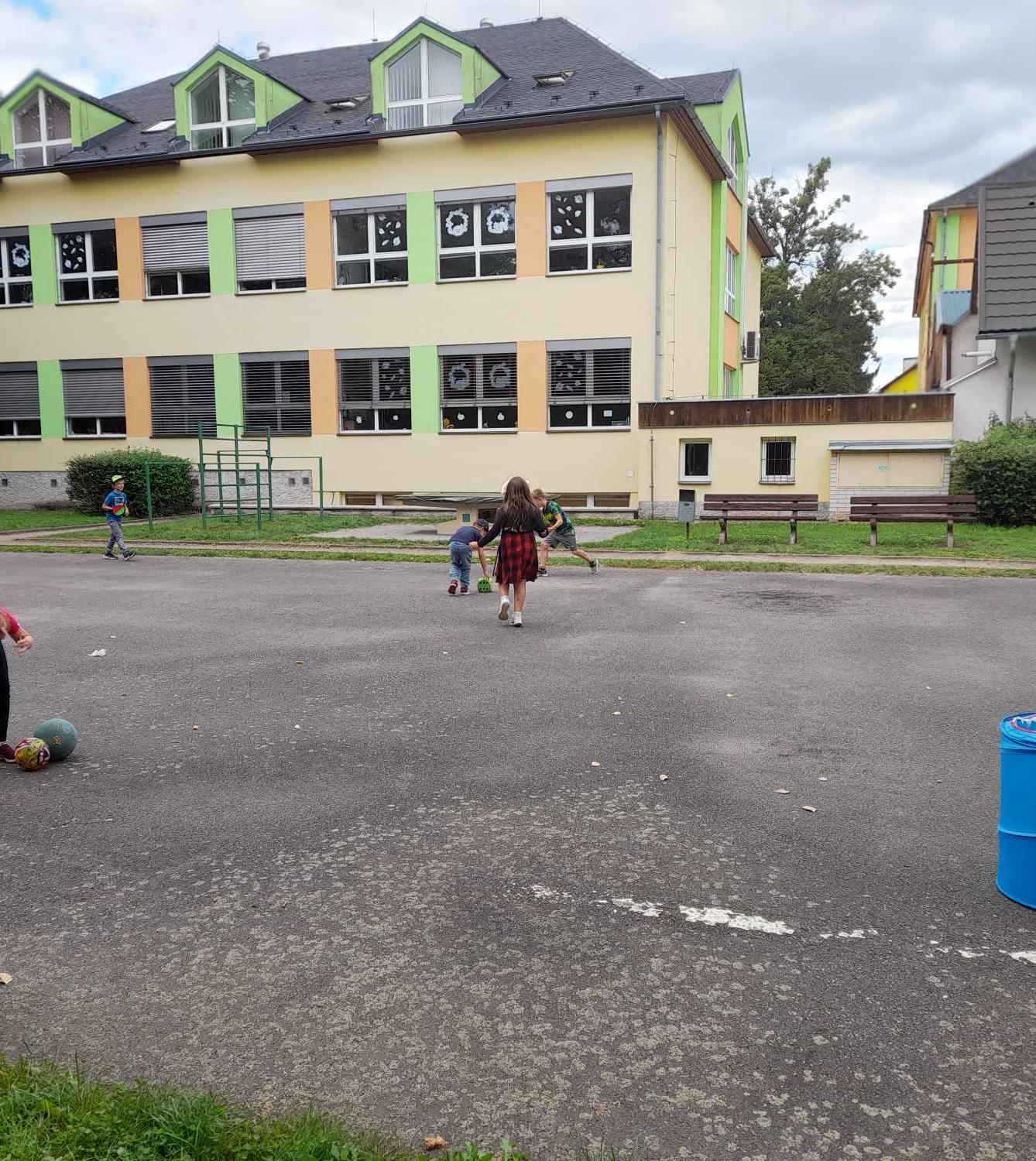 Pohádkové seznamovací sportovní odpoledne ve družince - 10