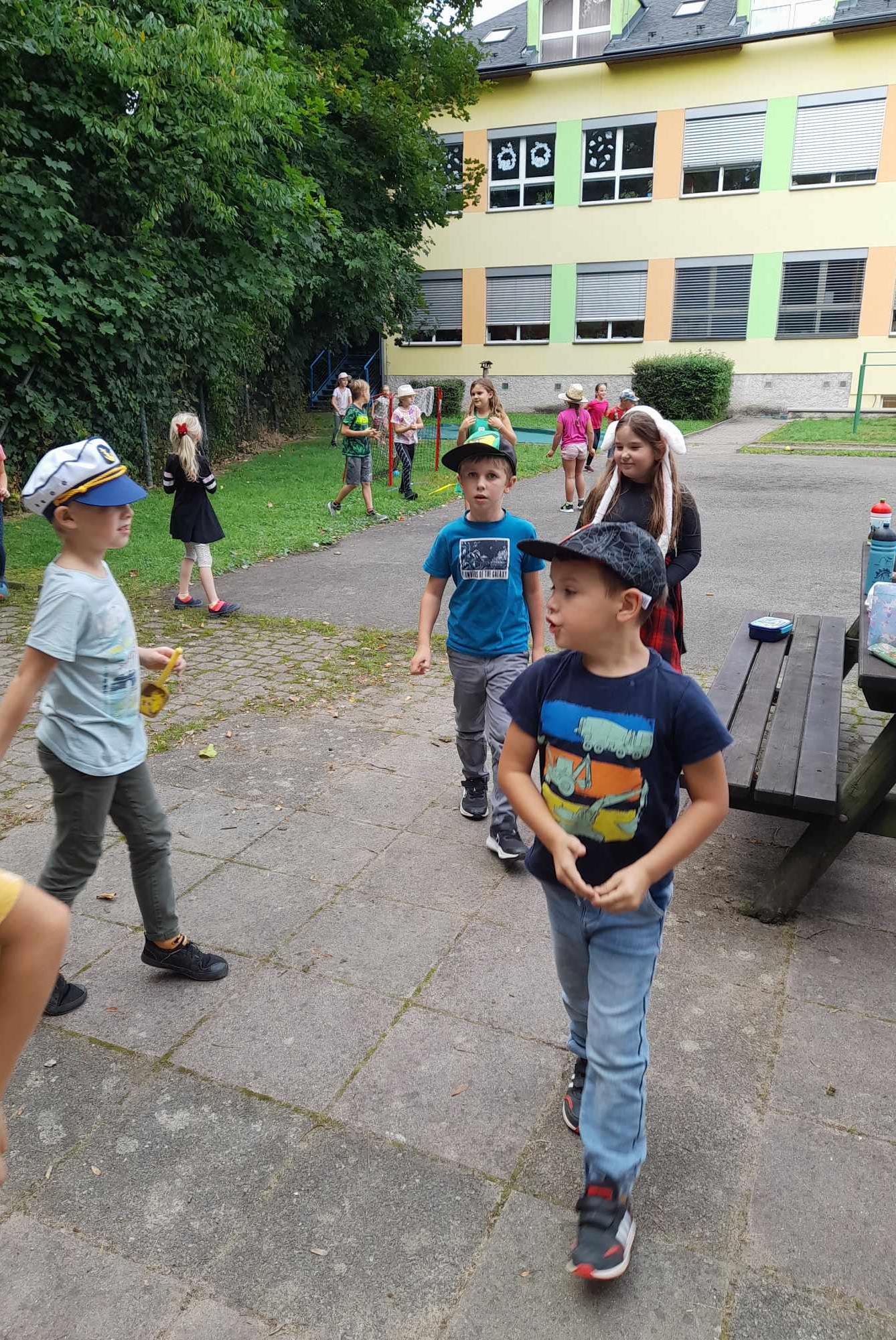 Pohádkové seznamovací sportovní odpoledne ve družince - 14