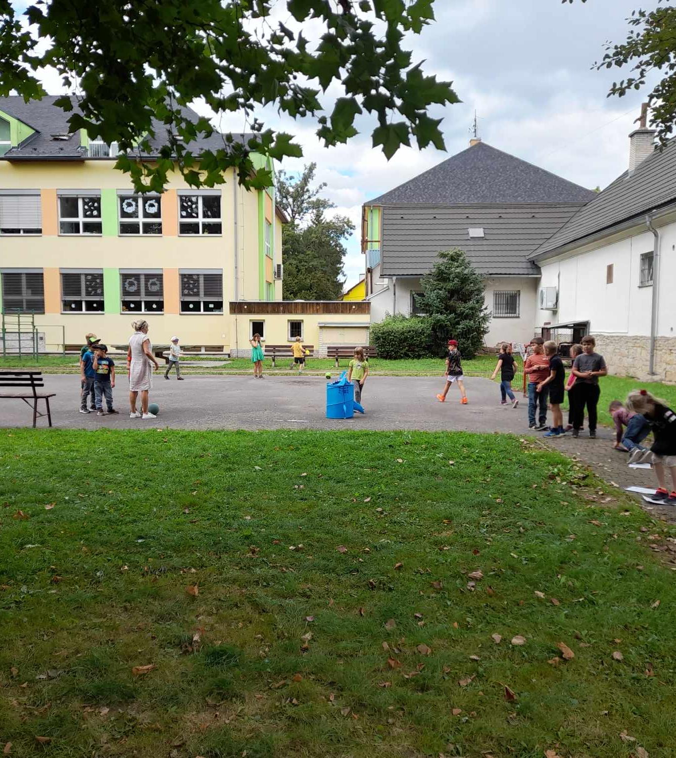 Pohádkové seznamovací sportovní odpoledne ve družince - 34