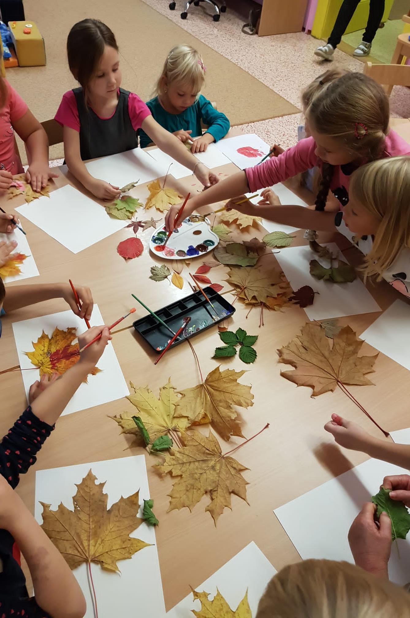 SOVIČKY: ,,LISTÍ ŽLOUTNE, POLETUJE" - 46