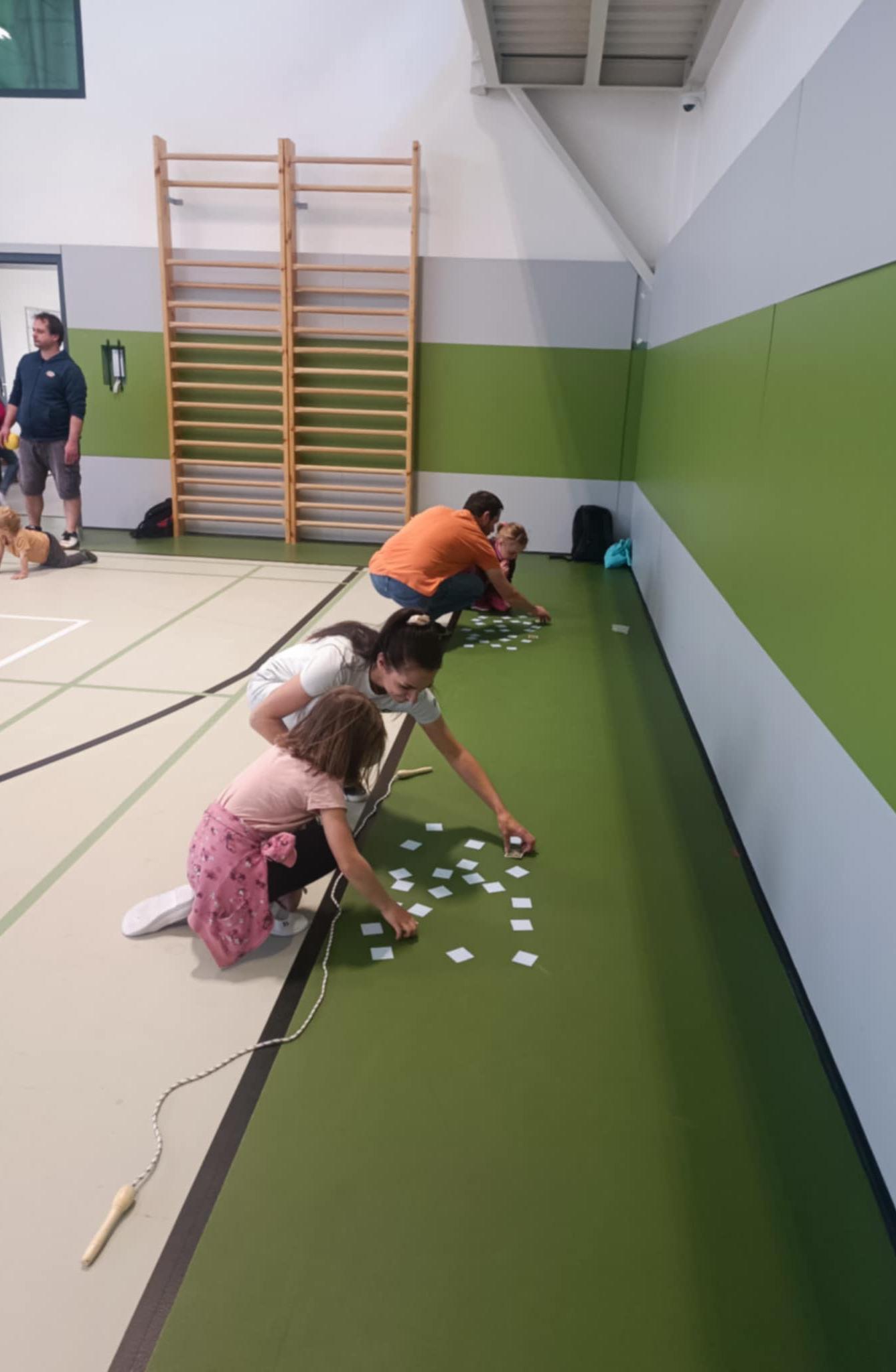 Družinka a děti s rodiči**"sportovní odpoledne" - 25