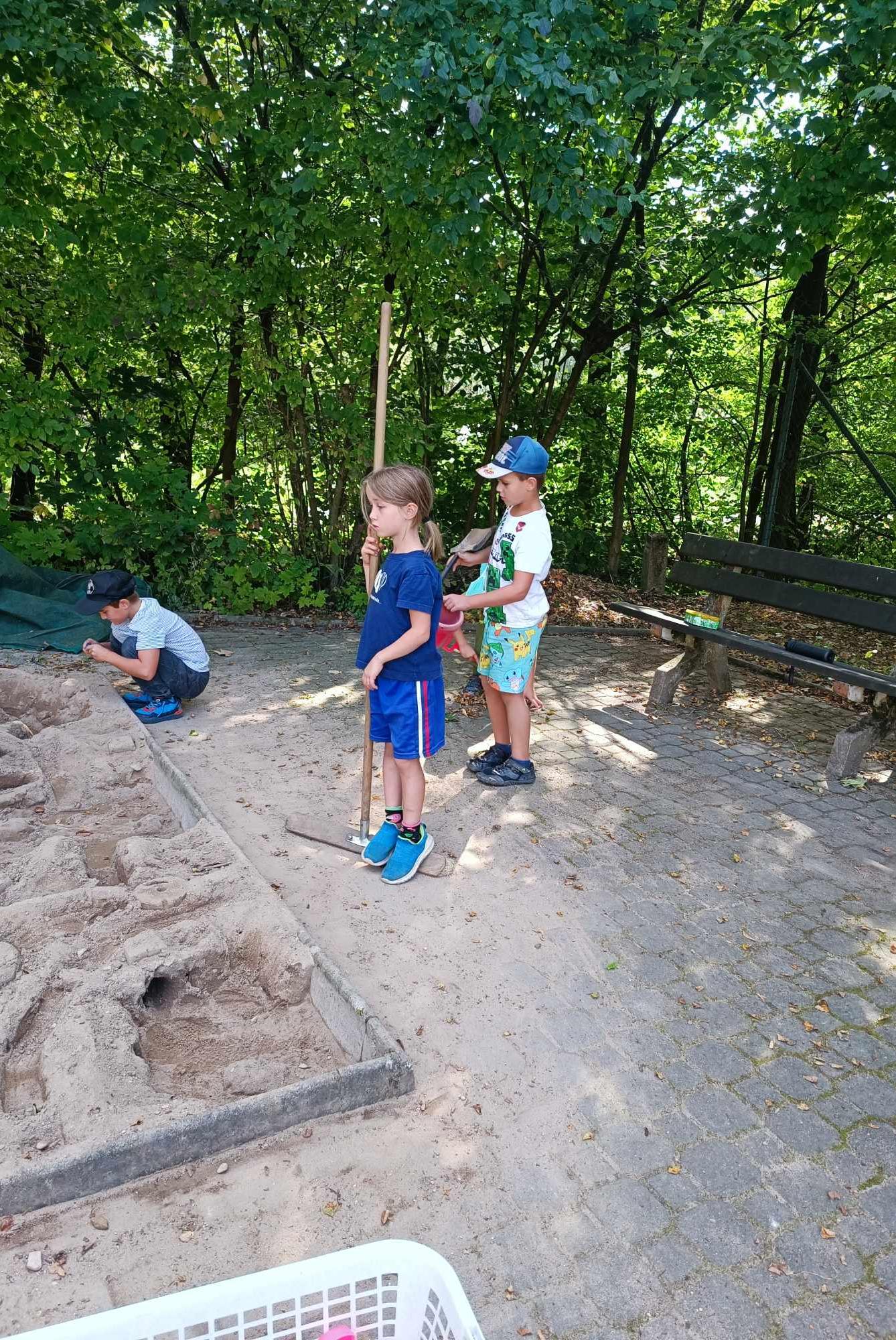 ZÁŘÍ - 2. ODDĚLENÍ A seznamovací odpoledne - 4