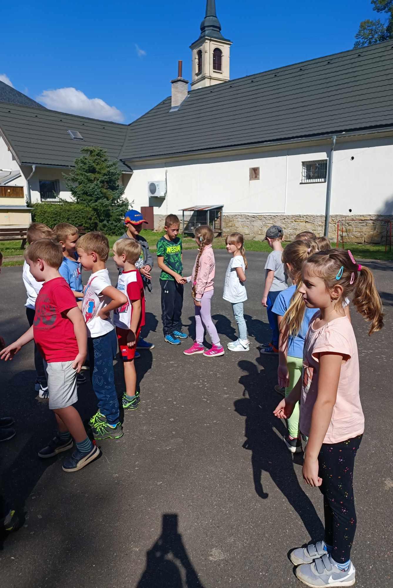 ZÁŘÍ - 2. ODDĚLENÍ A seznamovací odpoledne - 8