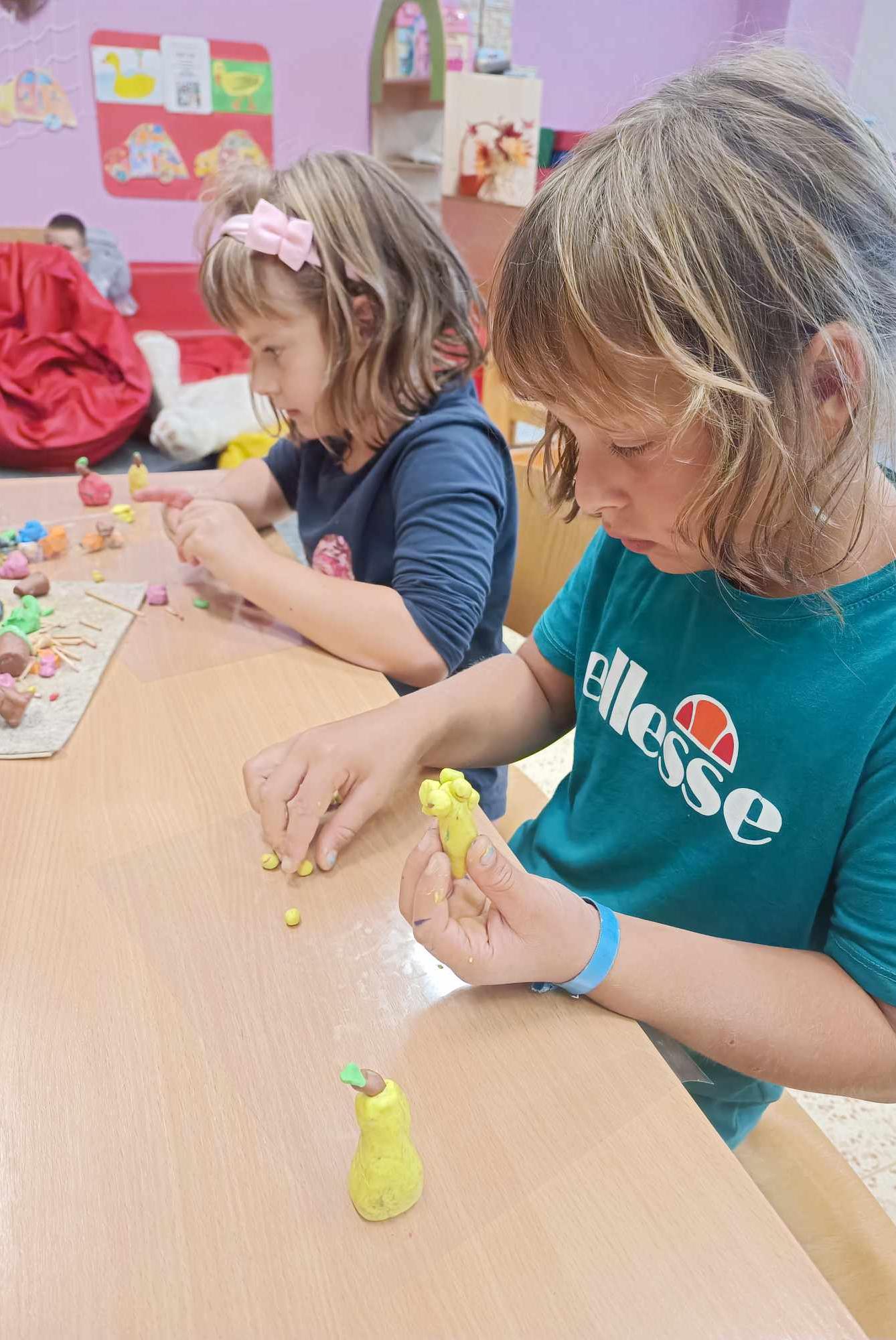 ZÁŘÍ - 2. ODDĚLENÍ A seznamovací odpoledne - 37