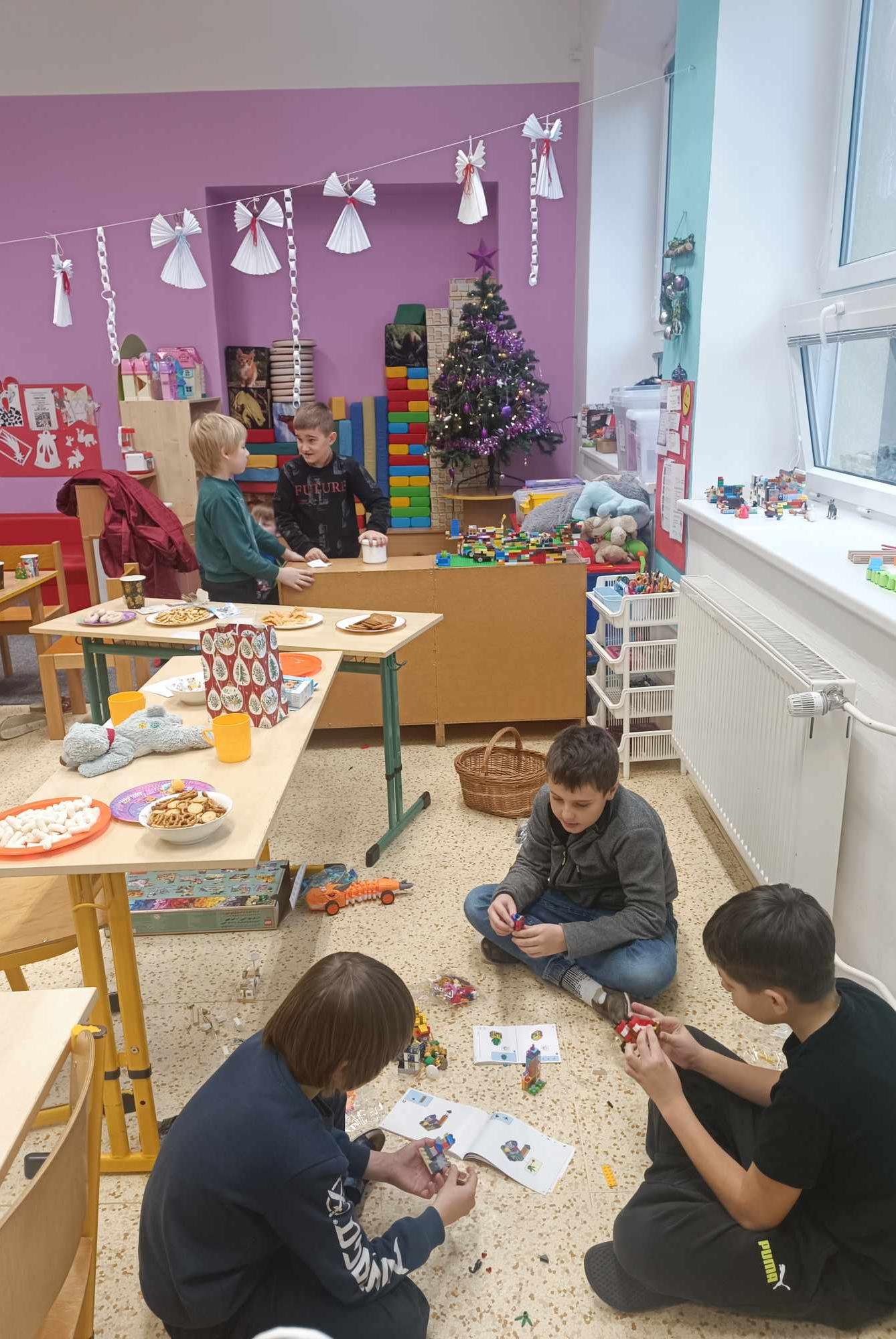 2. oddělení a společné akce PROSINEC - 15