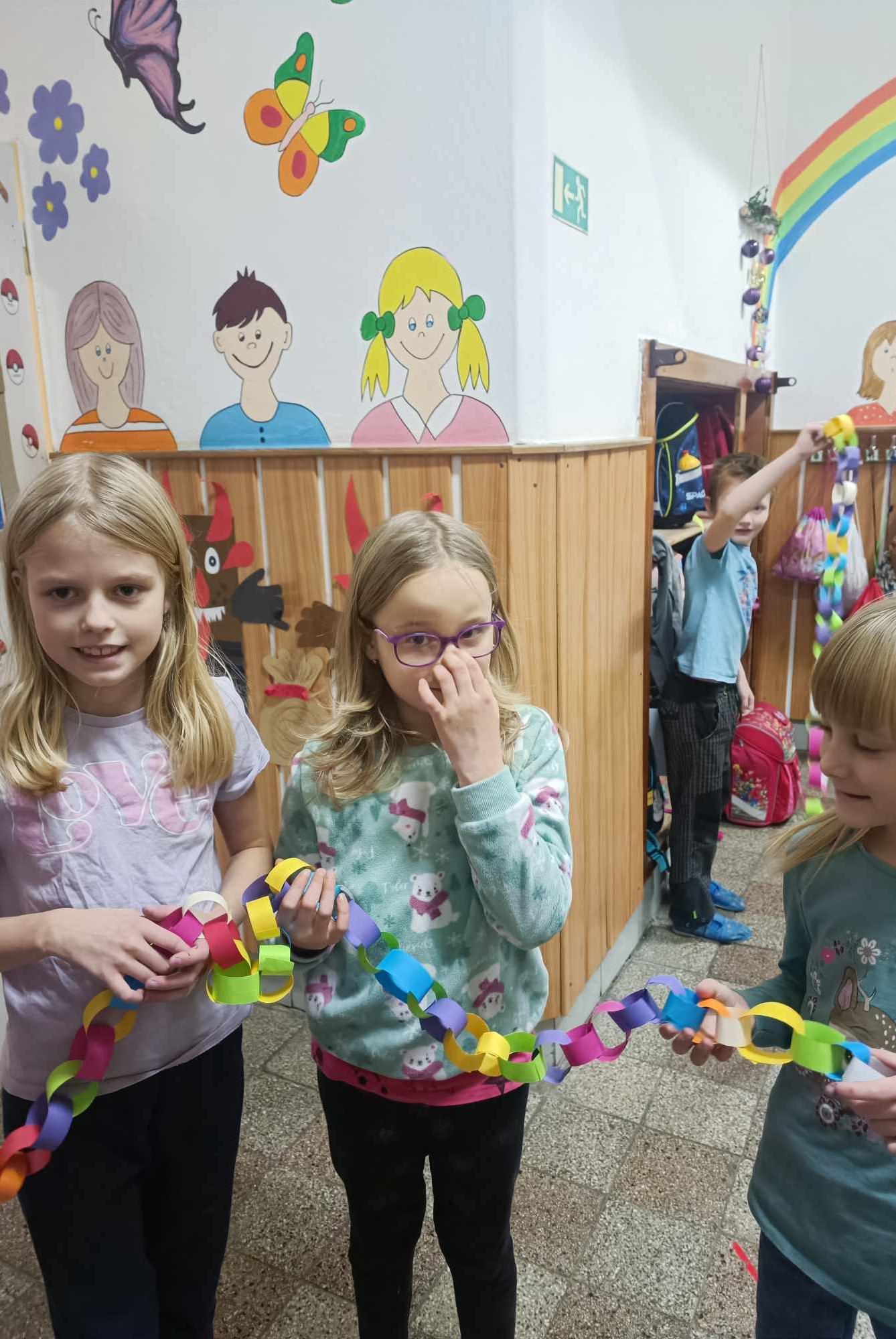 2. oddělení a společné akce PROSINEC - 27