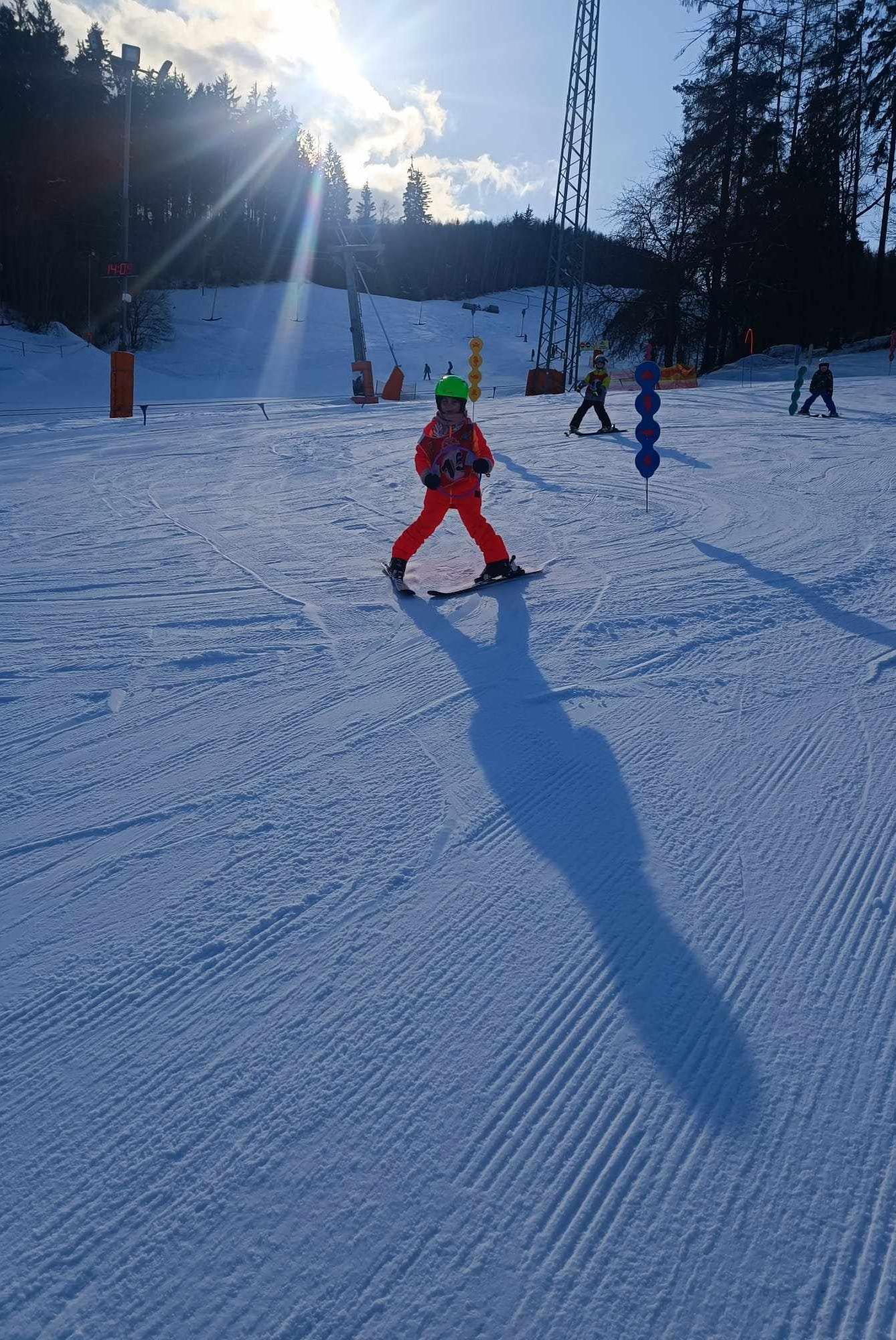 Závěrečná lyžařská školička na Pekláku - 12