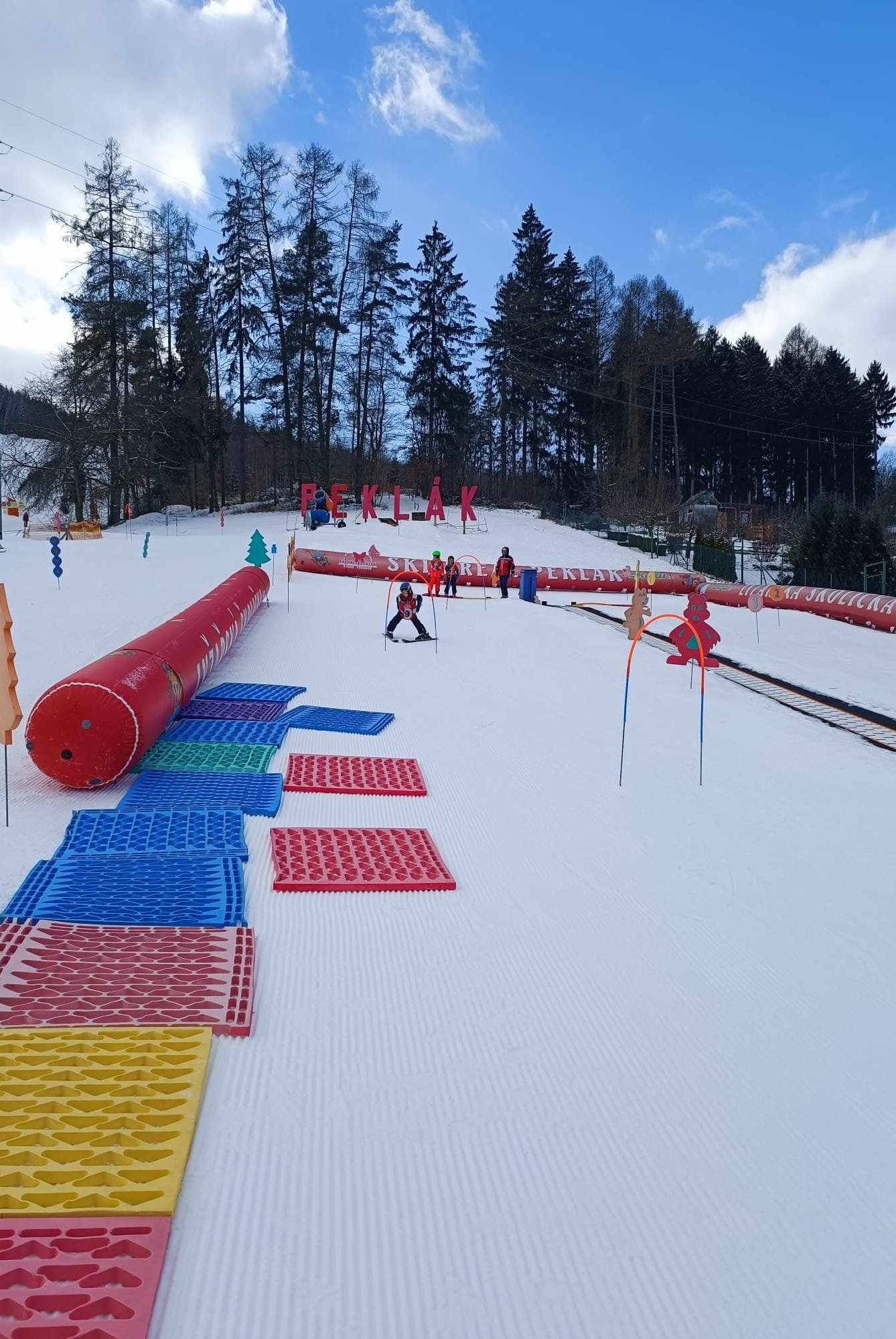 Závěrečná lyžařská školička na Pekláku - 23