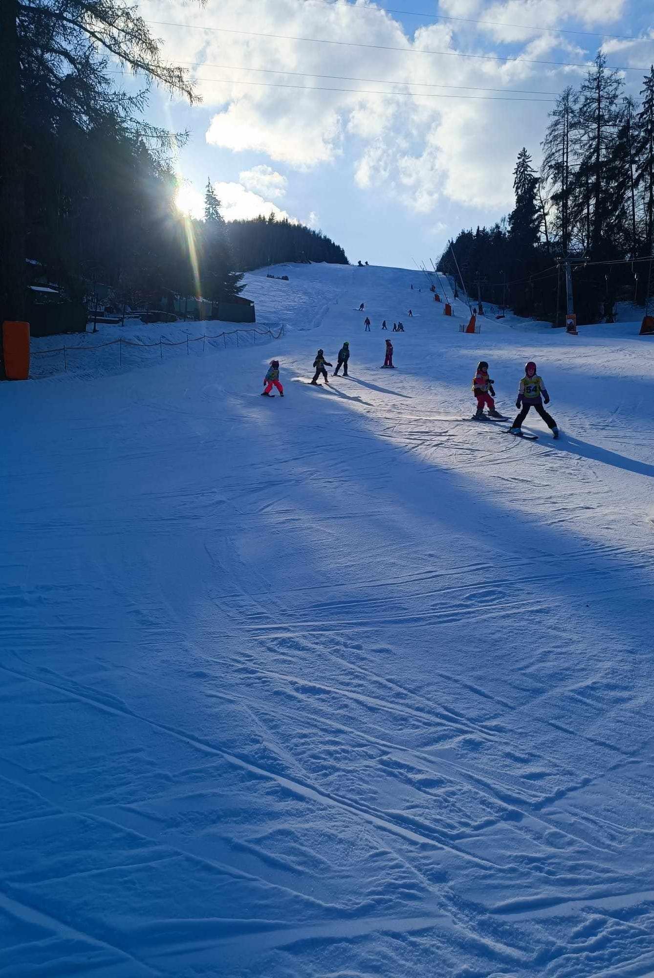 Závěrečná lyžařská školička na Pekláku - 33