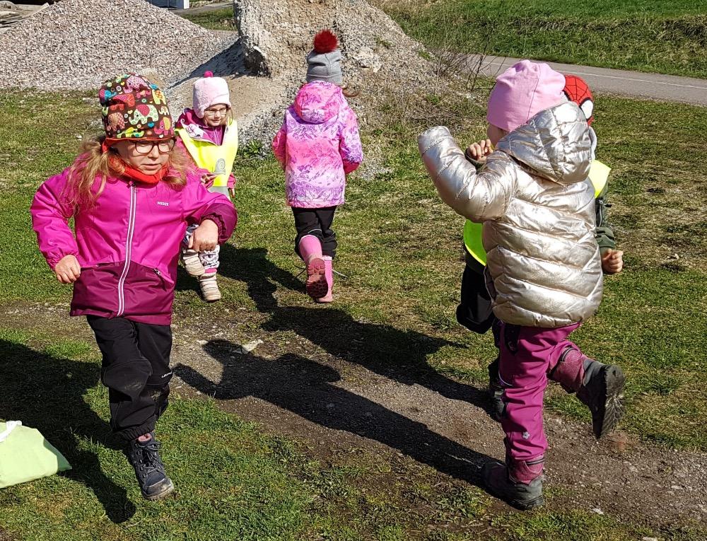 SOVIČKY: ,,PŘIŠLO JARO DO VSI" - 44