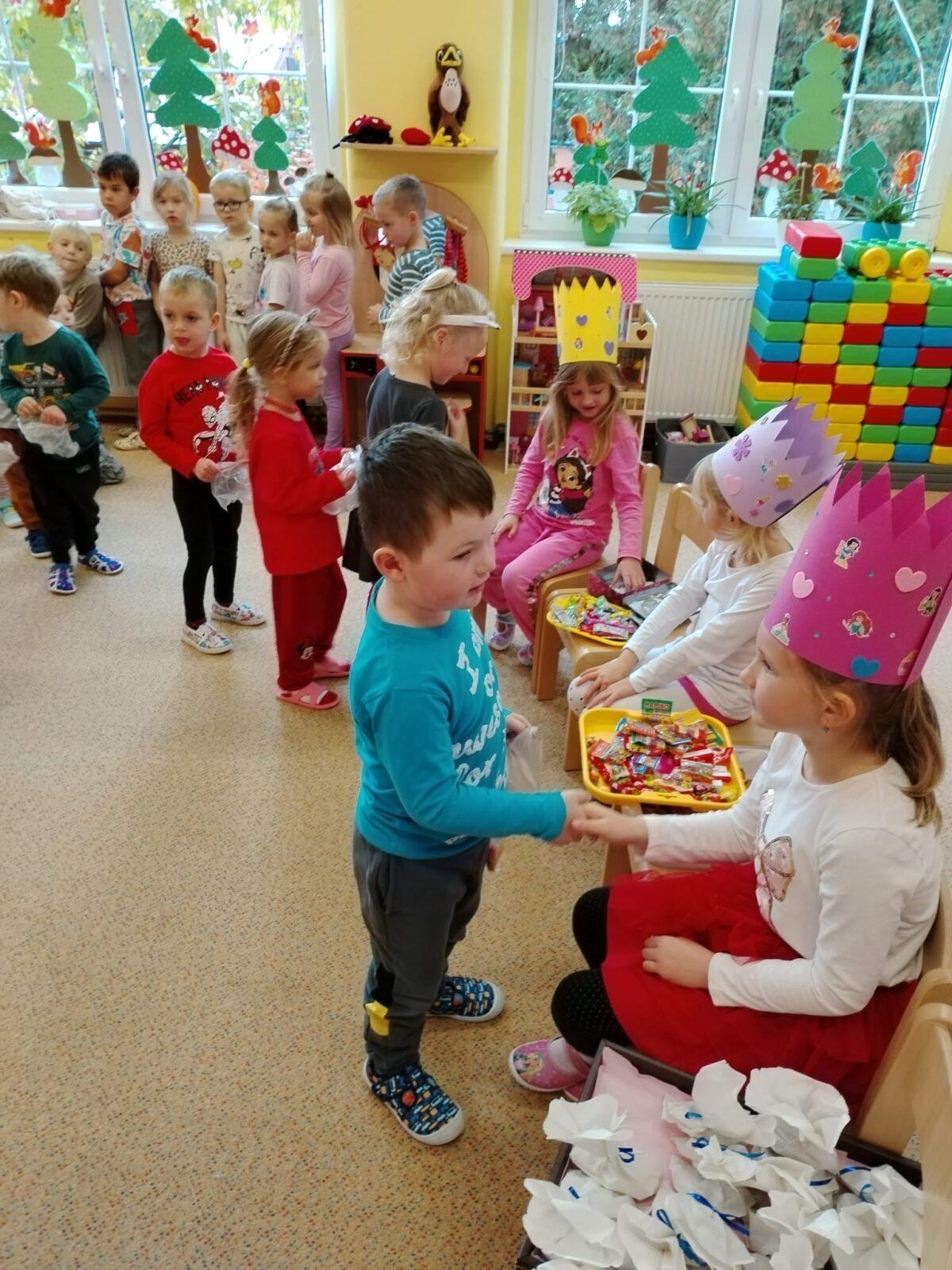 SLAVÍME: ELENKA, KAROLÍNKA A NATÁLKA MAJÍ NAROZENINY - 10