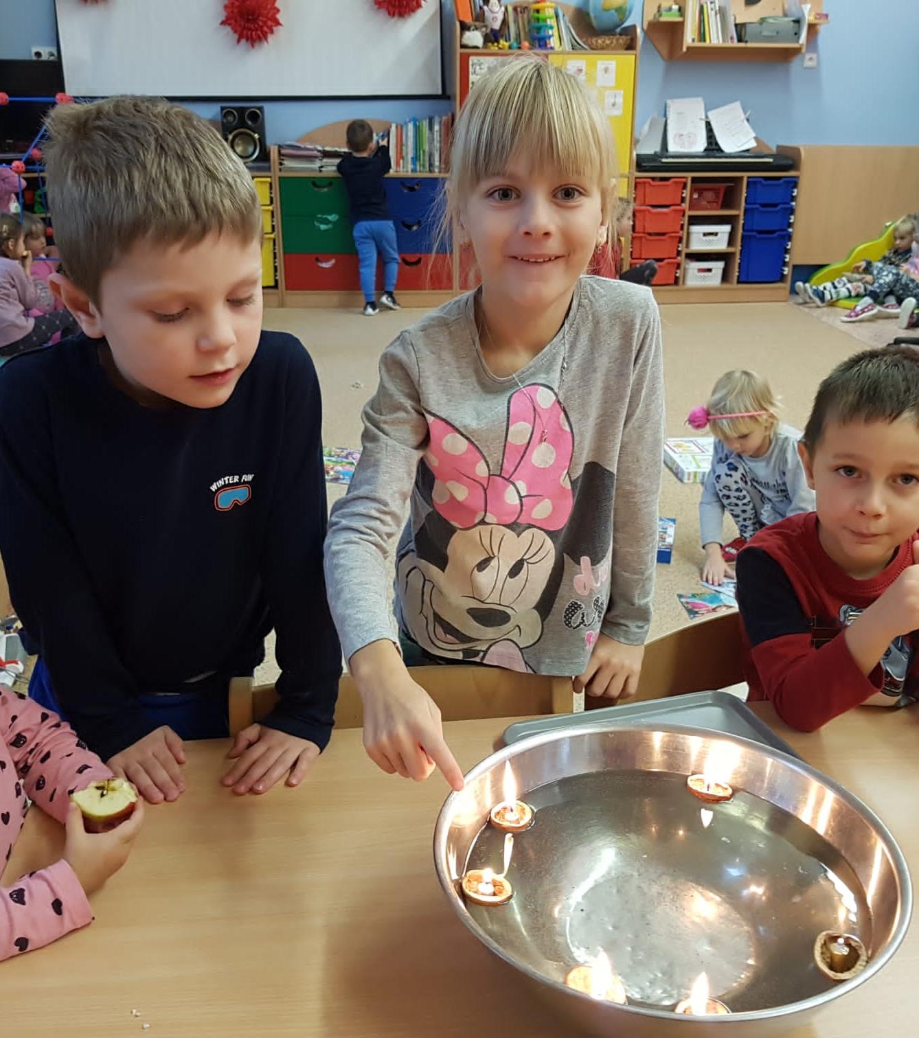 ADVENTNÍ ČAS VE ŠKOLCE - 18