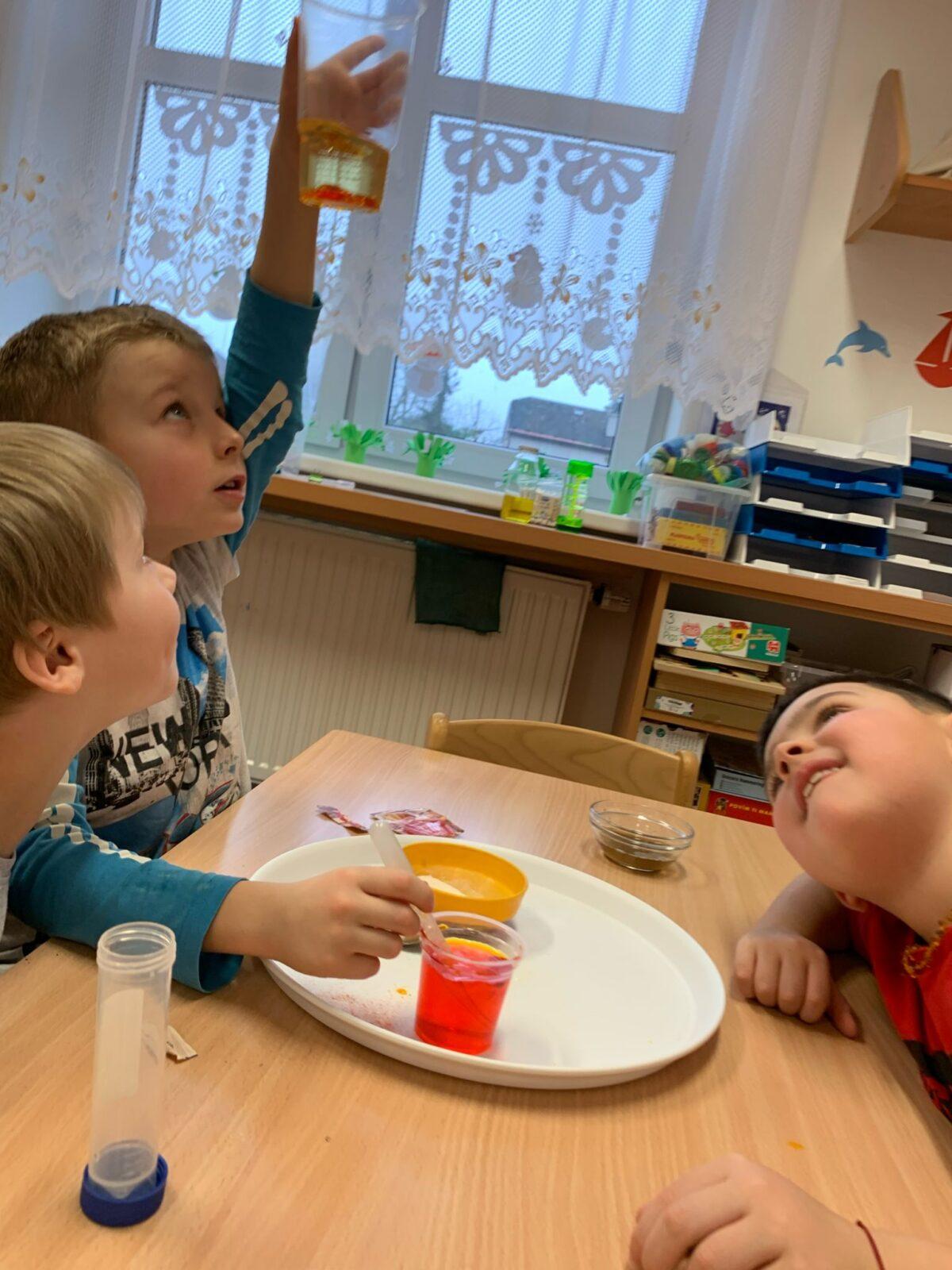 pokusy s vodou - námořníci - 10