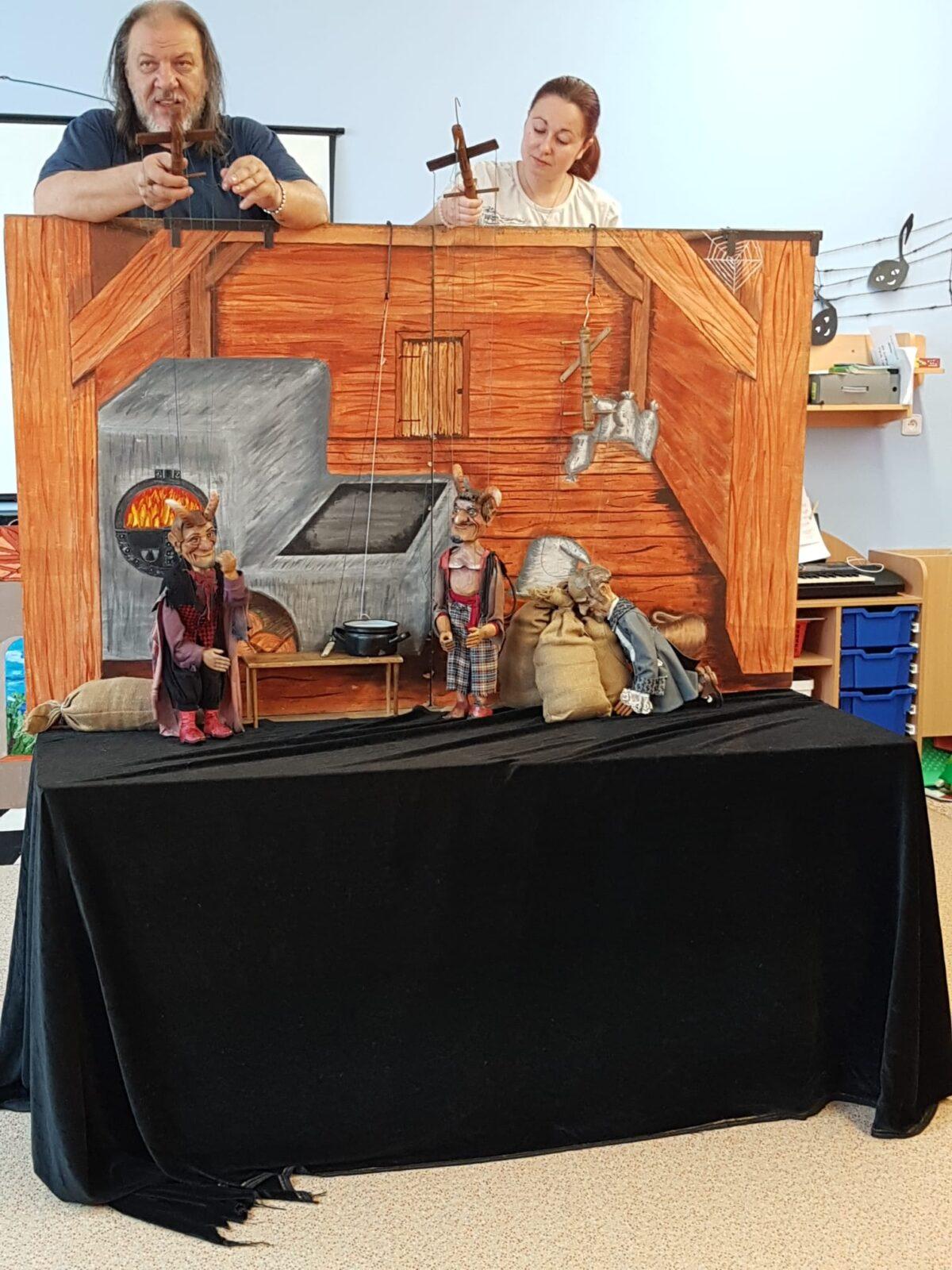 divadýlko: ,,JAK ČERTÍ JELITO A KOPYTO VAŘILI VTIPNOU KAŠI" - 4