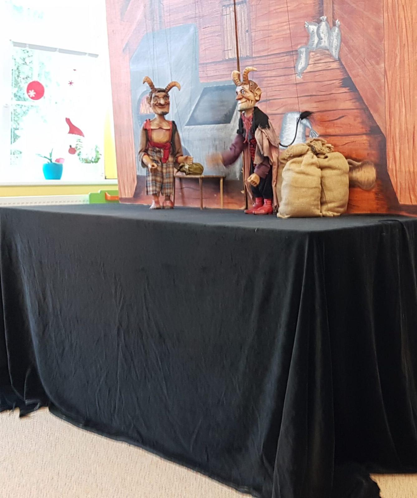 divadýlko: ,,JAK ČERTÍ JELITO A KOPYTO VAŘILI VTIPNOU KAŠI" - 5