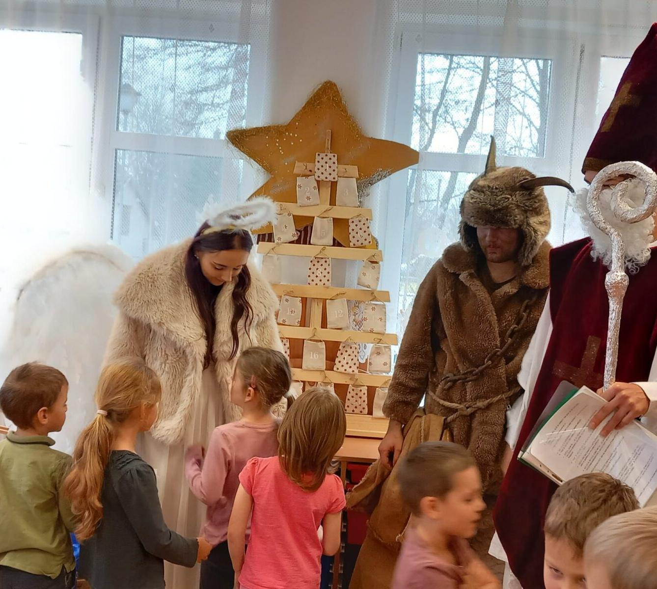 Mikuláš, anděl a čert ve školce - 5