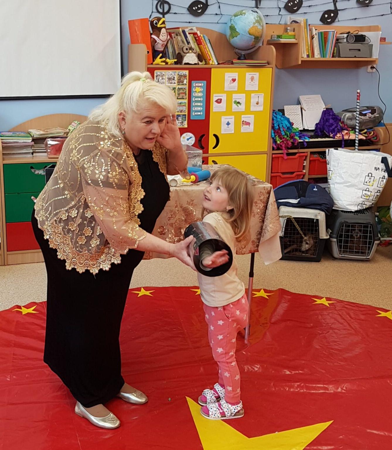 ,,PŘIJEL K NÁM CIRKUS" - 14