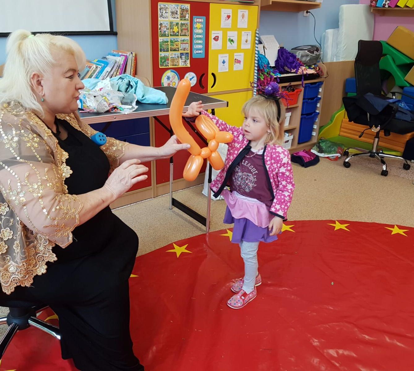 ,,PŘIJEL K NÁM CIRKUS" - 15