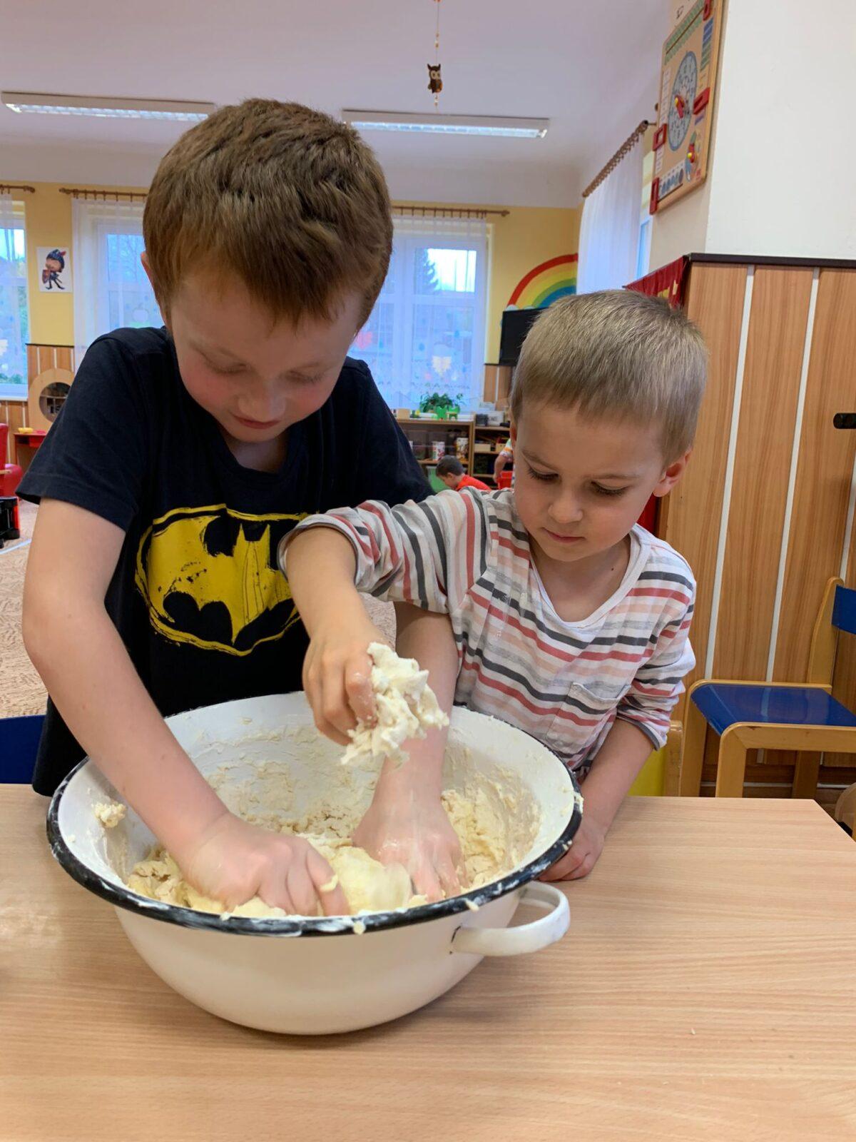 Pečeme svatomartinské rohlíčky - 11