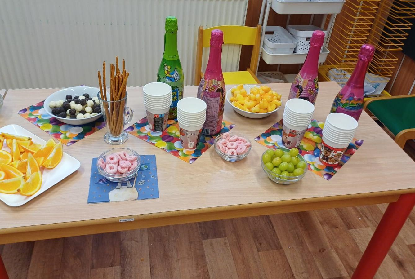 karneval na téma vesmír + přehlídka raket - 25