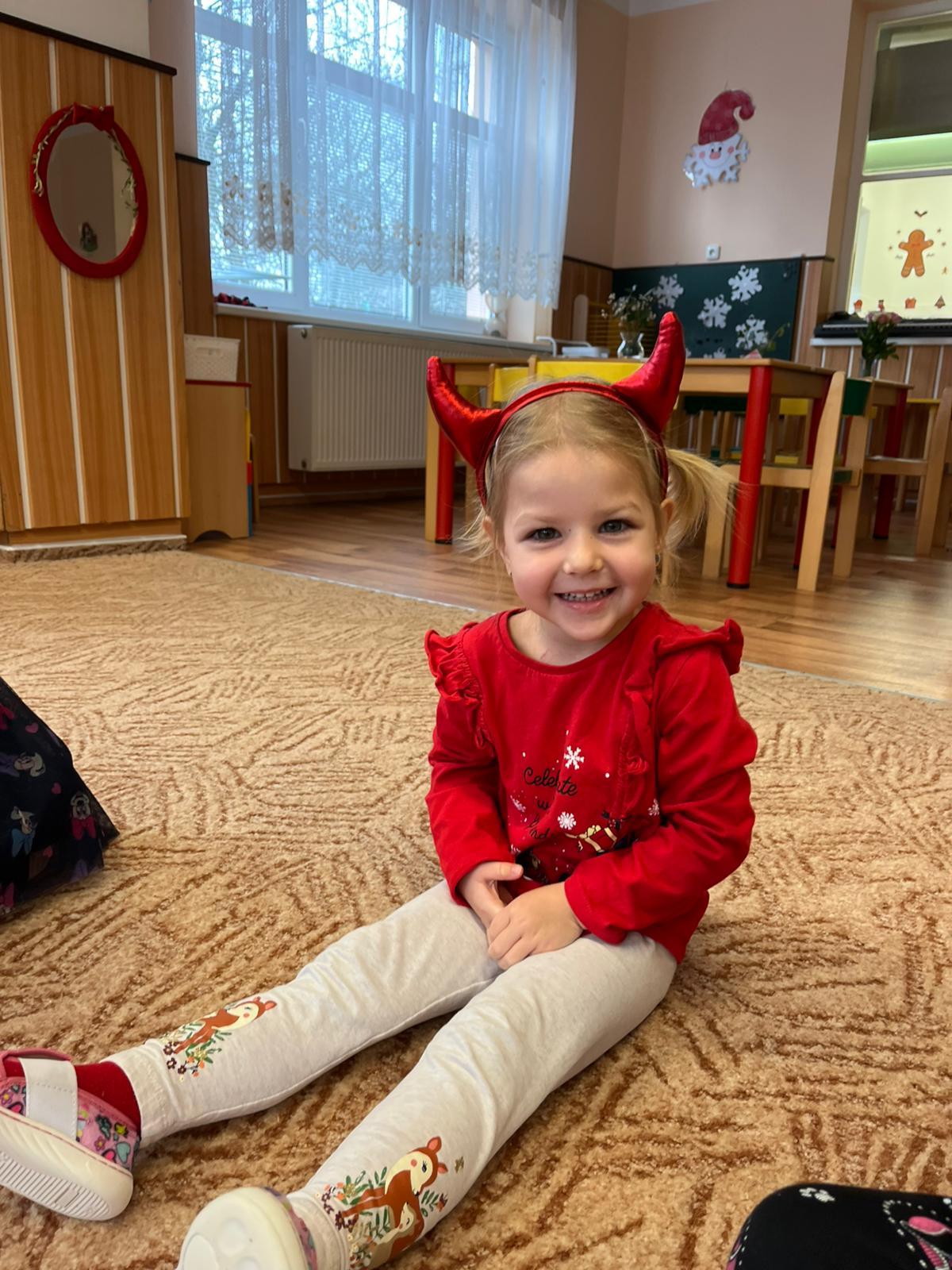 Mikuláš, anděl a čert ve školce - 8