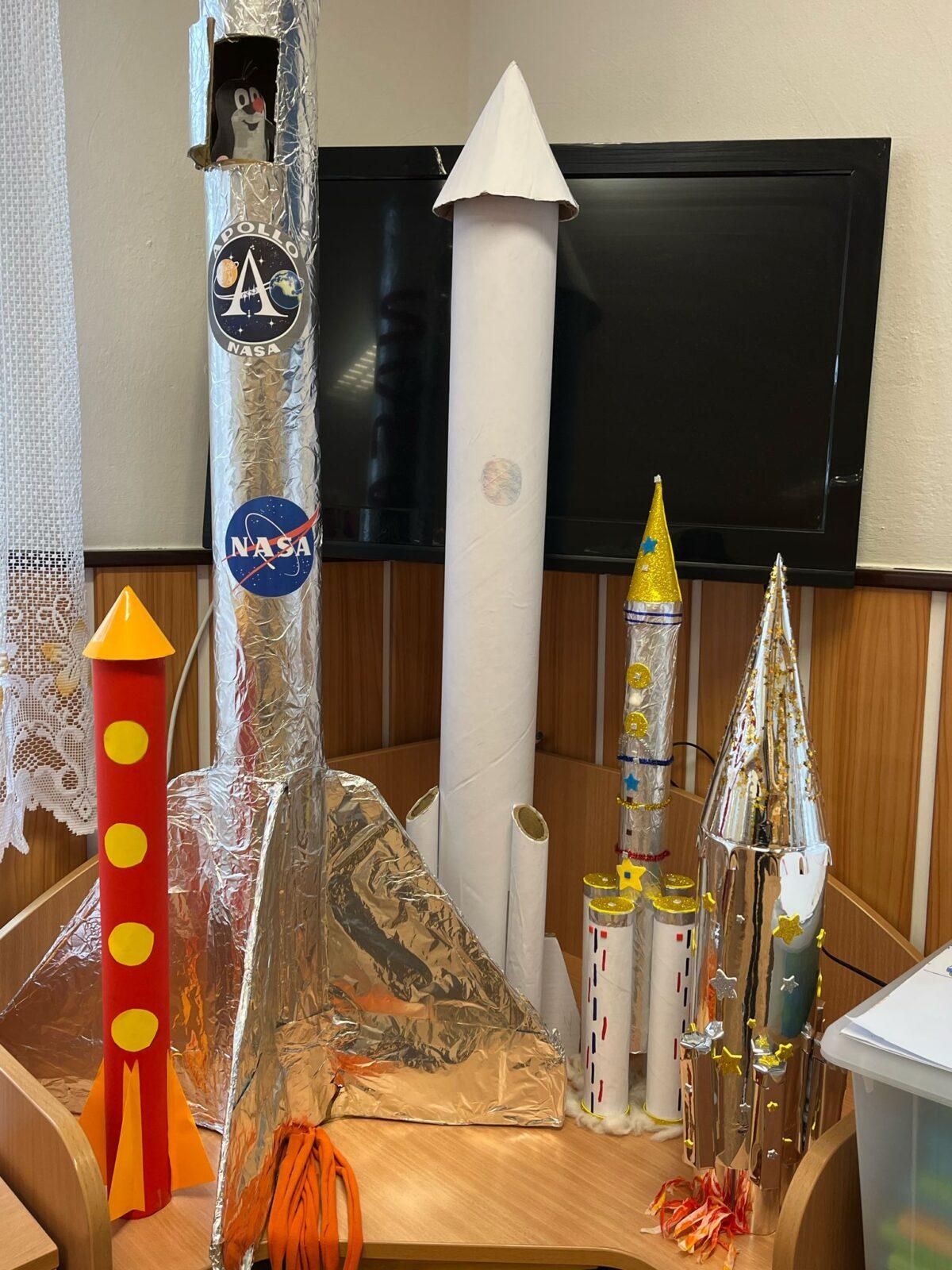 karneval na téma vesmír + přehlídka raket - 27