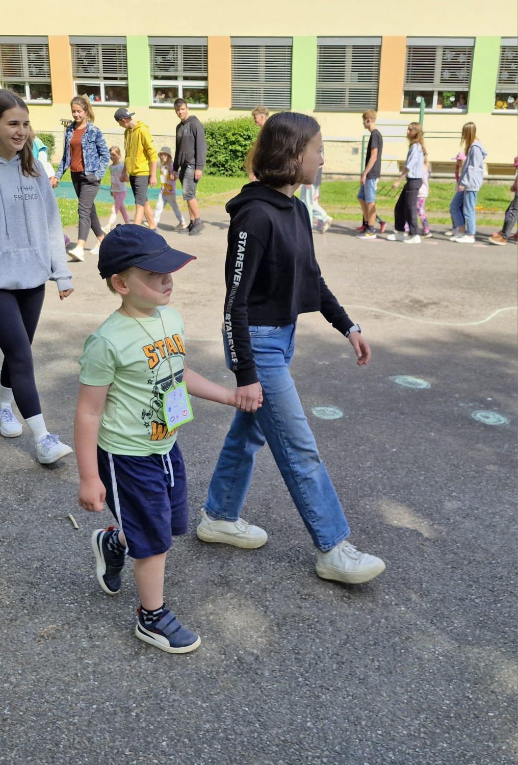 PŘEDŠKOLÁCI VE ŠKOLE - 10