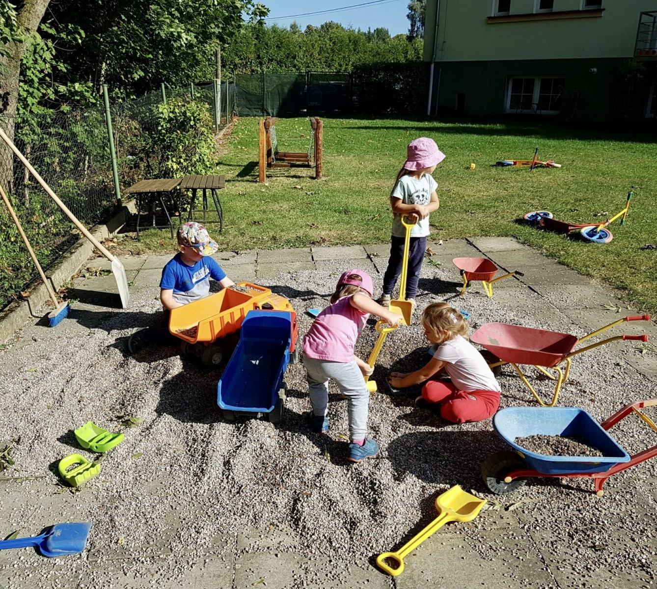 VZNIK NOVÉHO HRACÍHO KOUTKU - 16