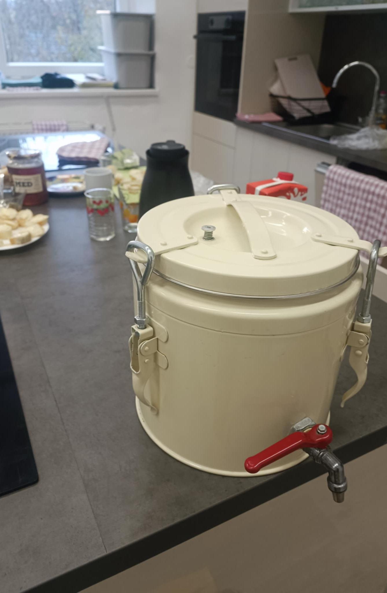 VÝROBA SVÍČEK - DRUŽINKY 1.a 2. oddělení - 21