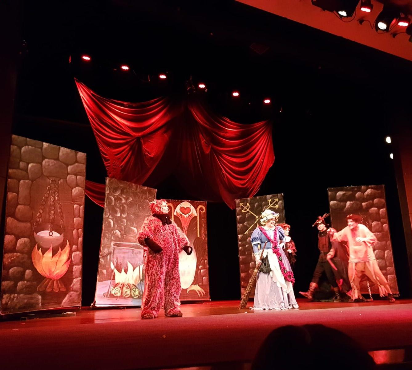 NÁVŠTĚVA DIVADLA: ,,ČERTŮV ŠVAGR" - 7