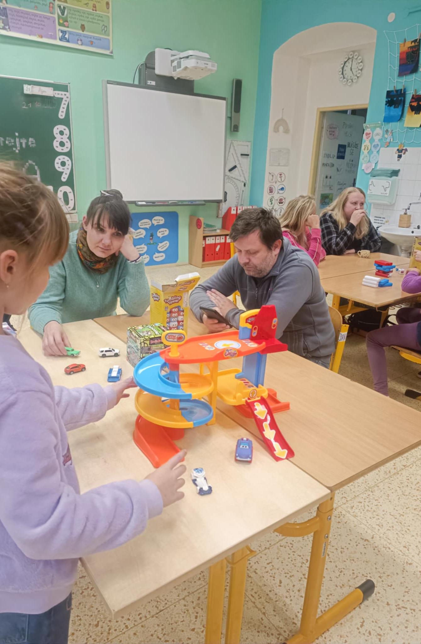 VÝROBA SVÍČEK - DRUŽINKY 1.a 2. oddělení - 23