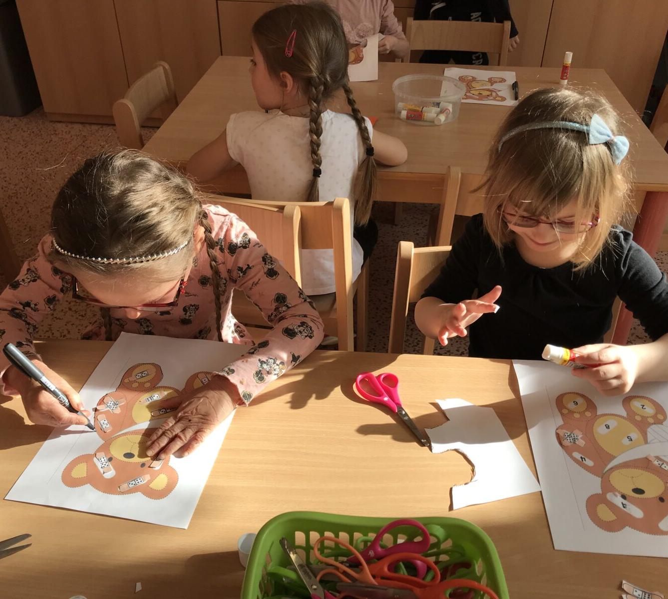 SOVIČKY: ,,ZDRAVÍ,NEMOC - KDYŽ ALENKA STŮNĚ" - 64