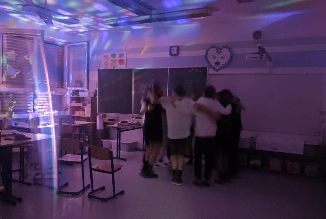 Spaní ve škole - 8. B - 2