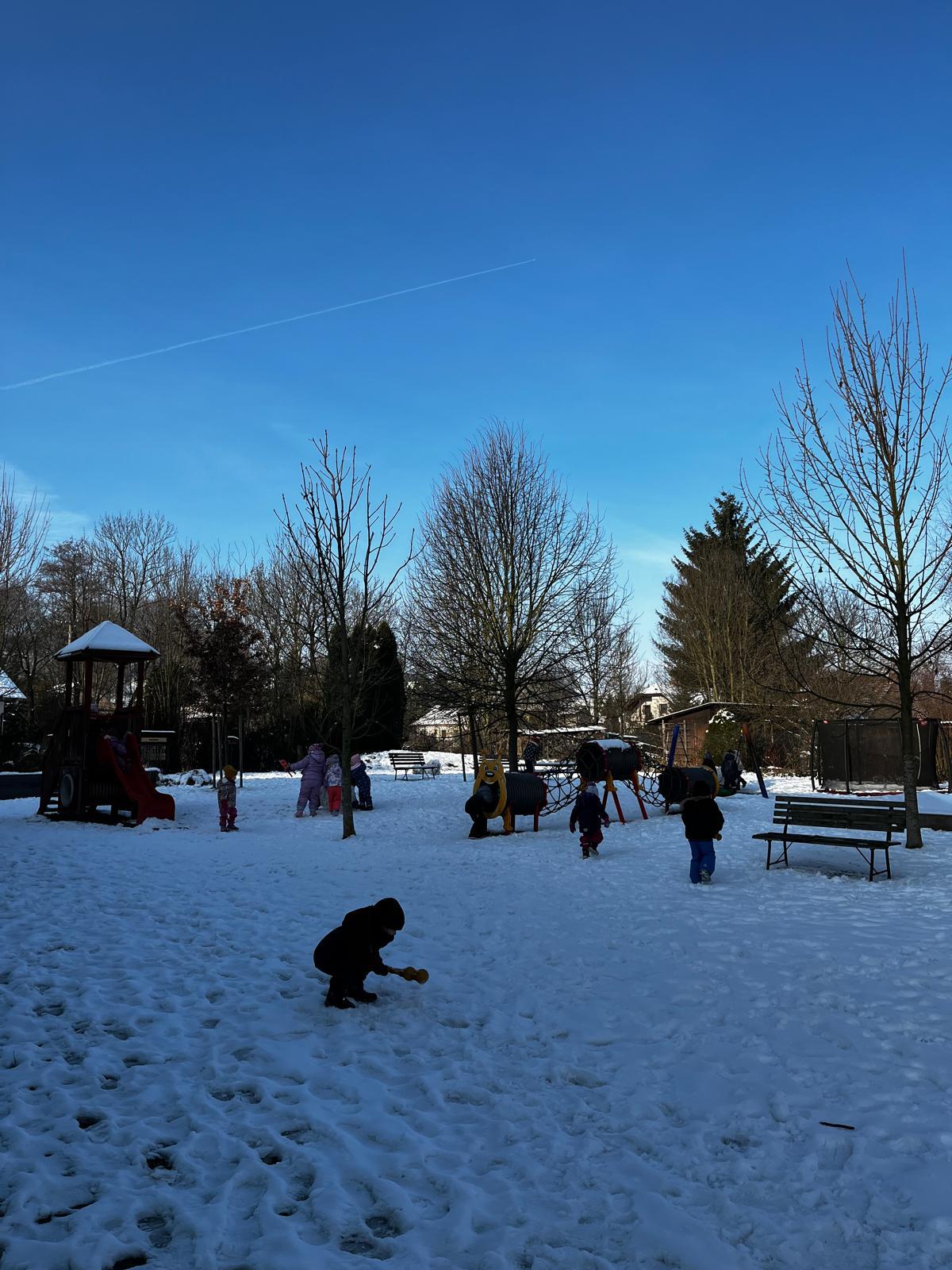 první sníh ve školce - 9