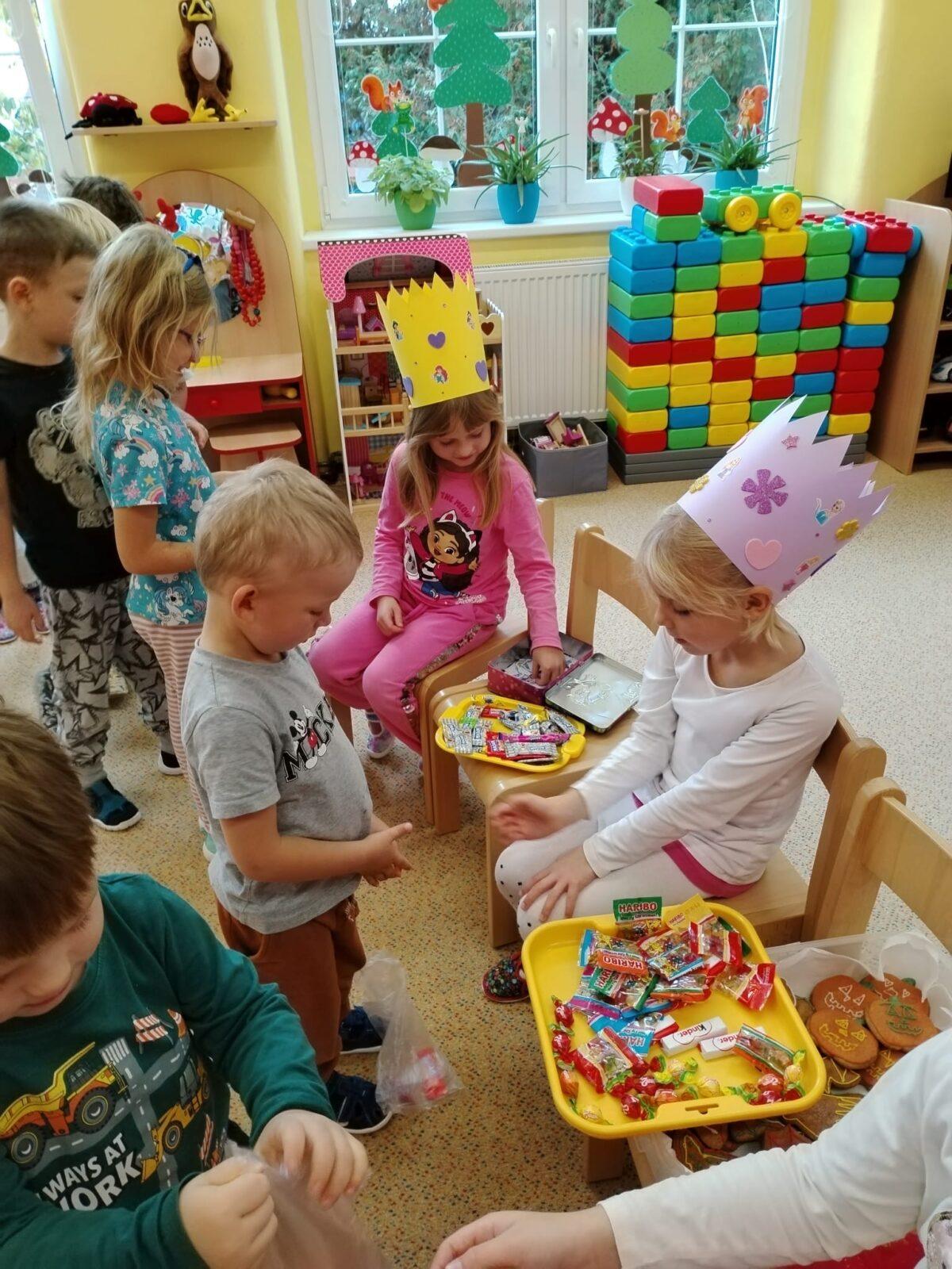 SLAVÍME: ELENKA, KAROLÍNKA A NATÁLKA MAJÍ NAROZENINY - 15