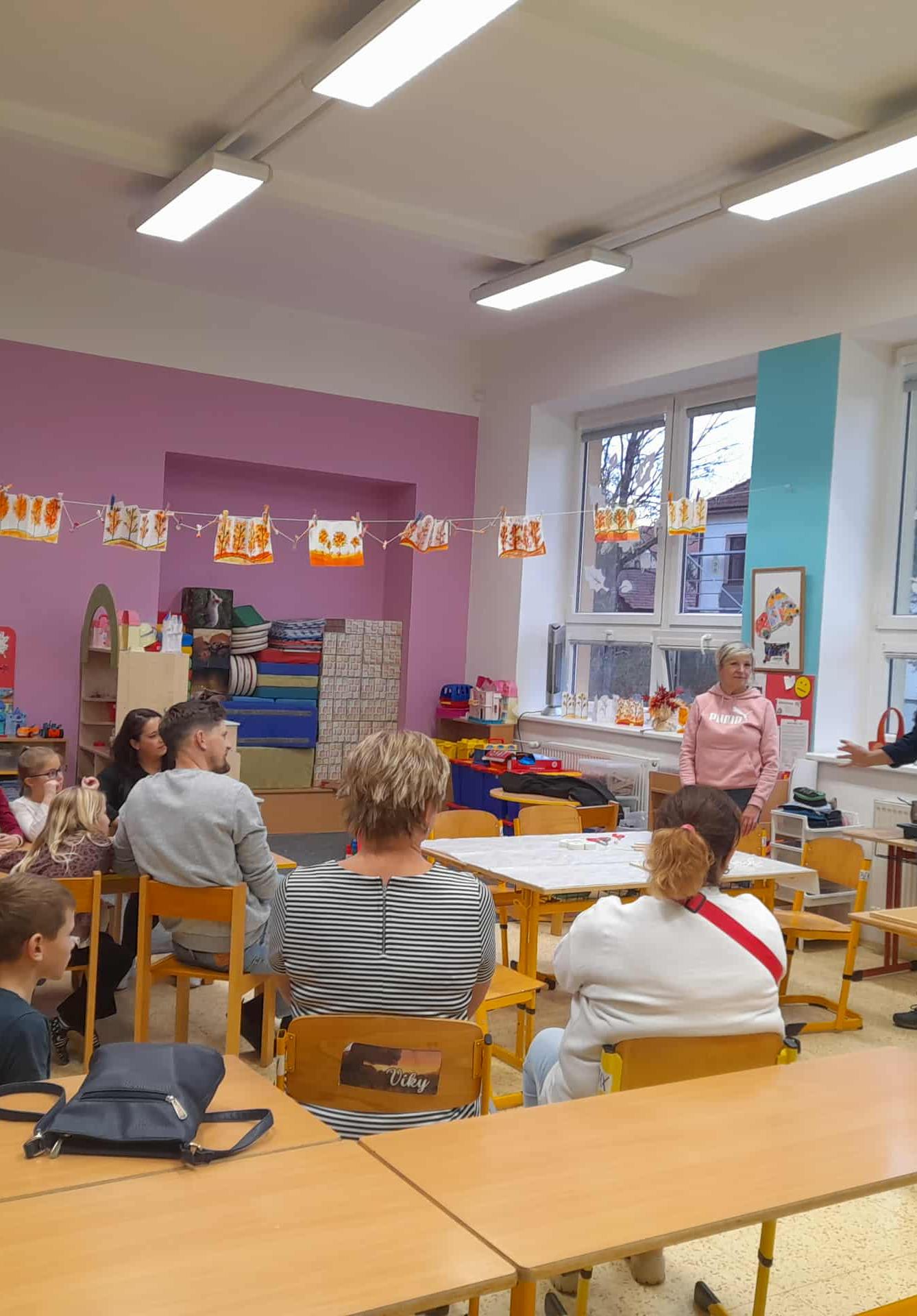 VÝROBA SVÍČEK - DRUŽINKY 1.a 2. oddělení - 29