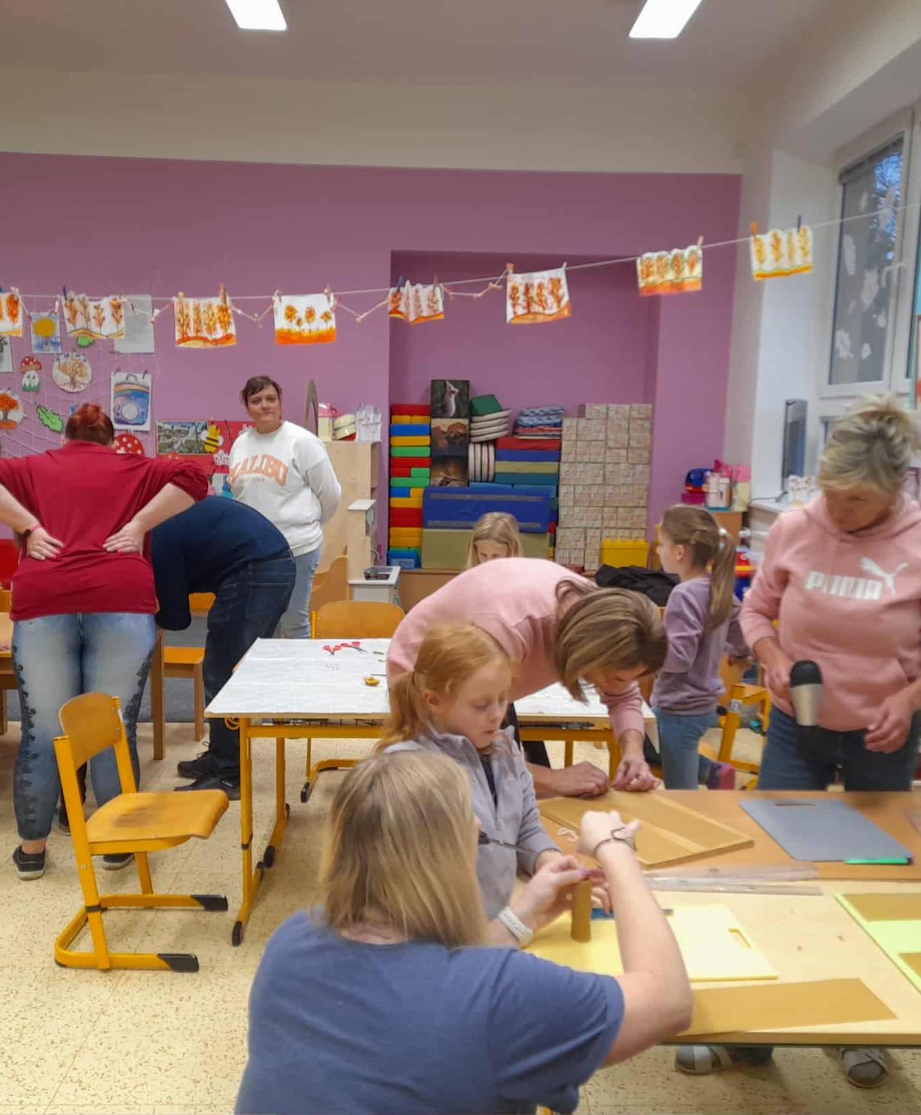 VÝROBA SVÍČEK - DRUŽINKY 1.a 2. oddělení - 31